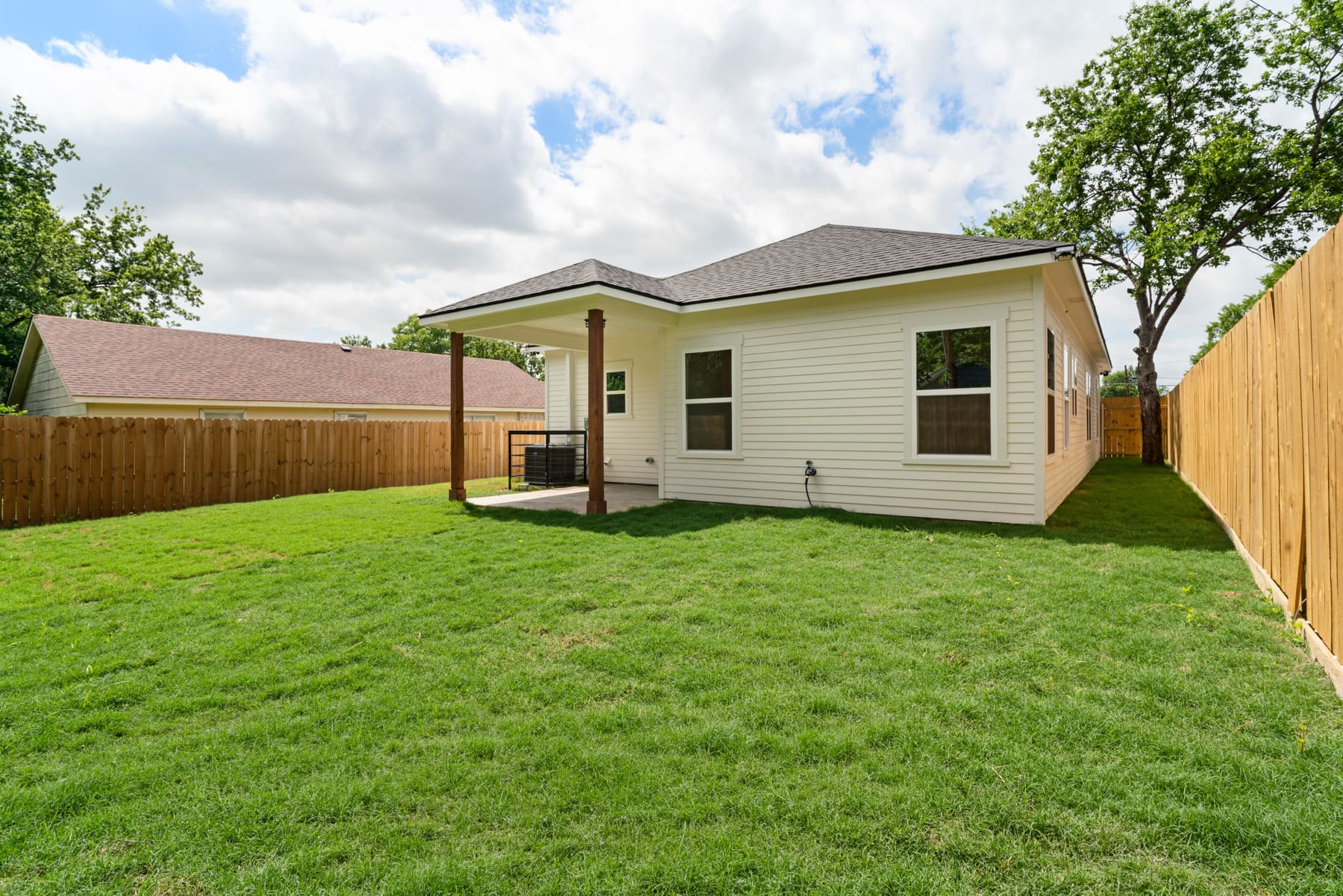 1015 Stella Street photo 8